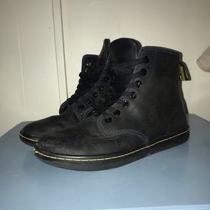Dr. Marten’s Women’s Black Shoreditch boots